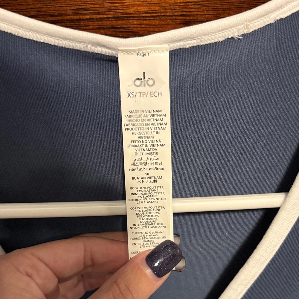 ALO Yoga Bluestone V Neck Crop Top - Picture 2 of 4